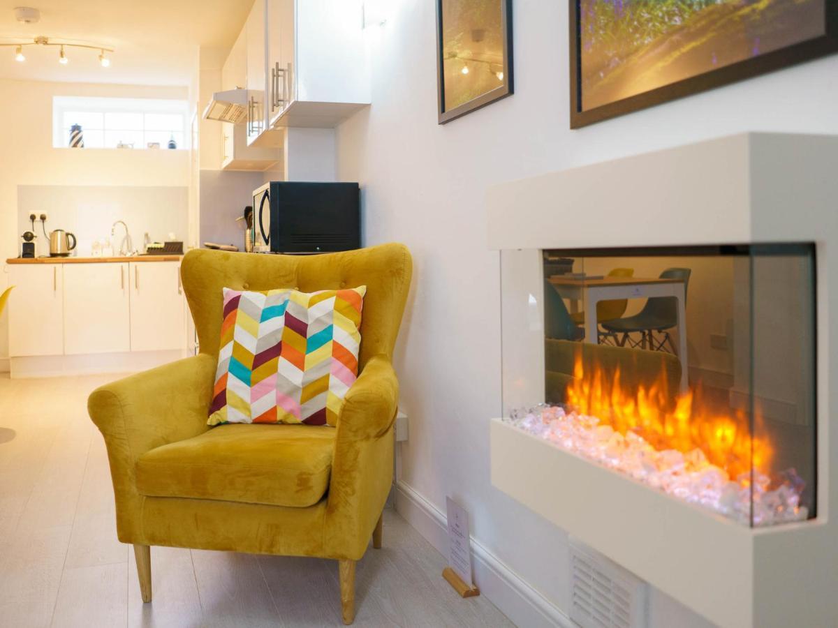 Pass The Keys Modern 2 Bed Flat Overlooking Aberaeron Harbour ภายนอก รูปภาพ