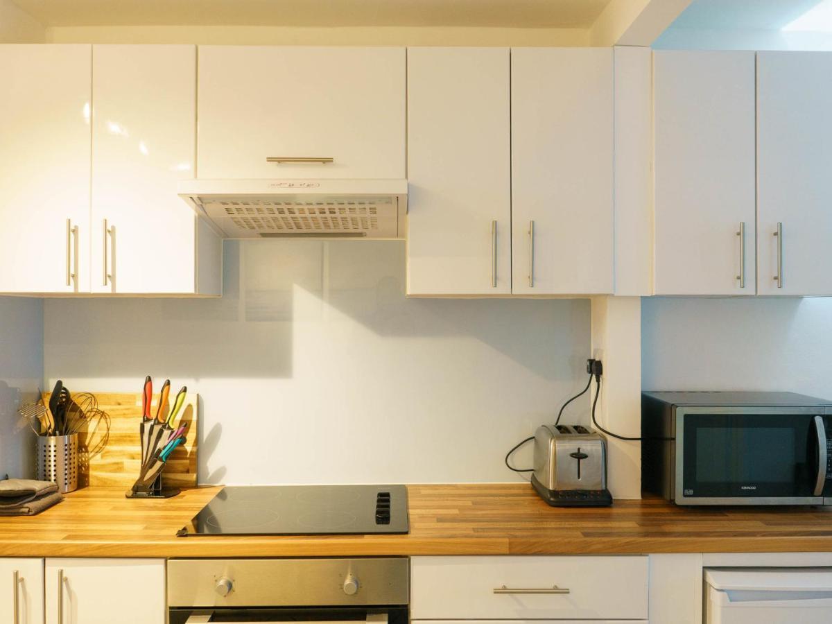 Pass The Keys Modern 2 Bed Flat Overlooking Aberaeron Harbour ภายนอก รูปภาพ