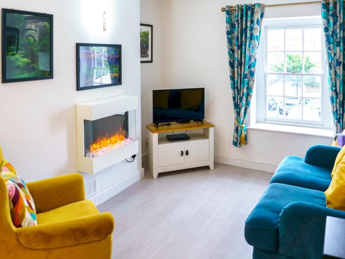 Pass The Keys Modern 2 Bed Flat Overlooking Aberaeron Harbour ภายนอก รูปภาพ