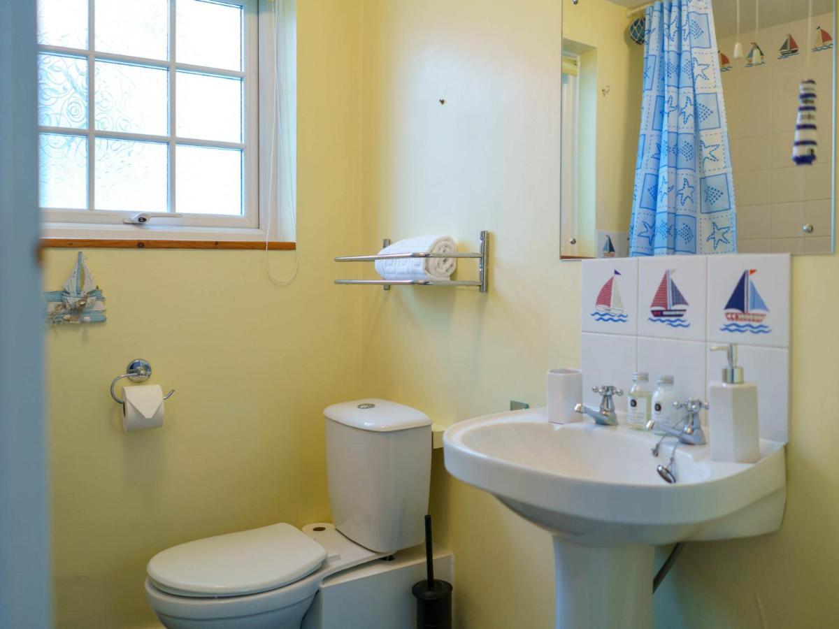 Pass The Keys Modern 2 Bed Flat Overlooking Aberaeron Harbour ภายนอก รูปภาพ