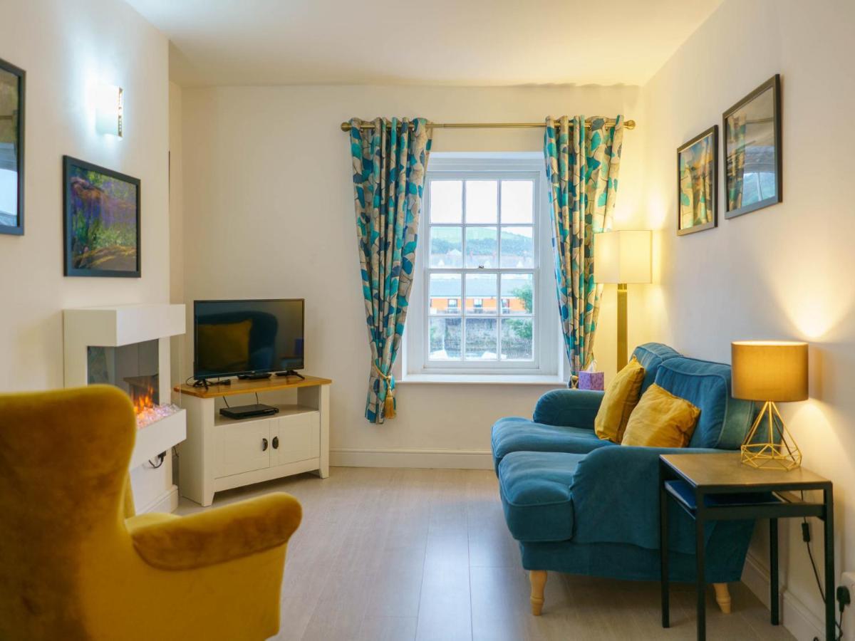 Pass The Keys Modern 2 Bed Flat Overlooking Aberaeron Harbour ภายนอก รูปภาพ