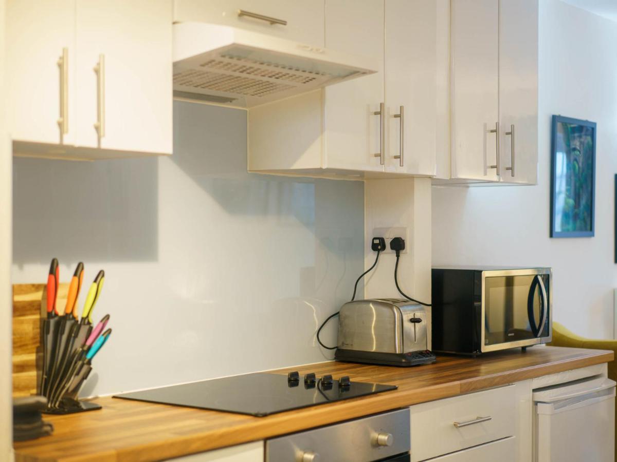 Pass The Keys Modern 2 Bed Flat Overlooking Aberaeron Harbour ภายนอก รูปภาพ